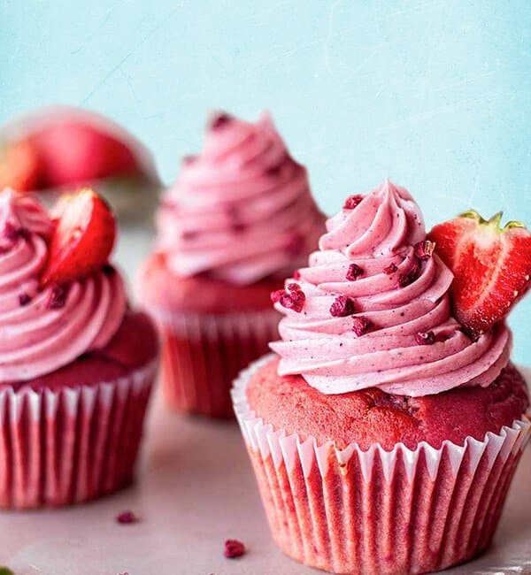 Strawberry Cup Cakes